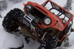 funny-rocks-fj40-snow